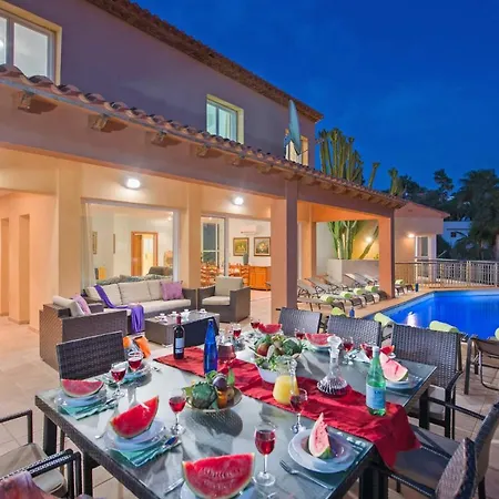3380 Mar Flores Villa