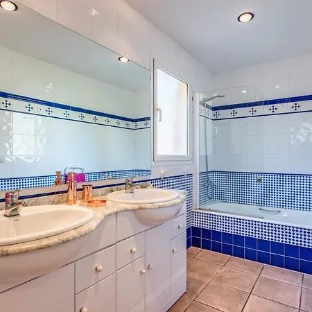 3380 Mar Flores Villa *